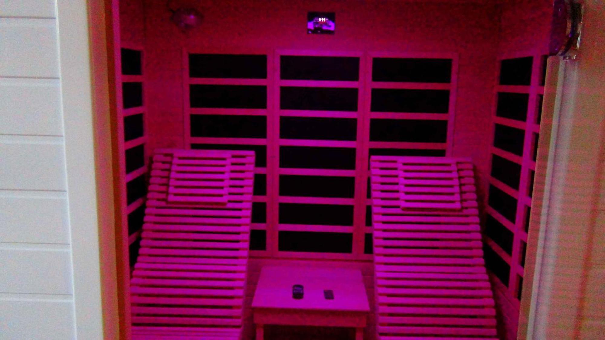 Le Clos Des Tilleuls D Day Home, Chambres D'Hotes, Suite Avec Sauna Privatif, Suite Avec Balneotherapie Privative, En Supplement Option Spa Bain A Remous La Vendelée Eksteriør billede