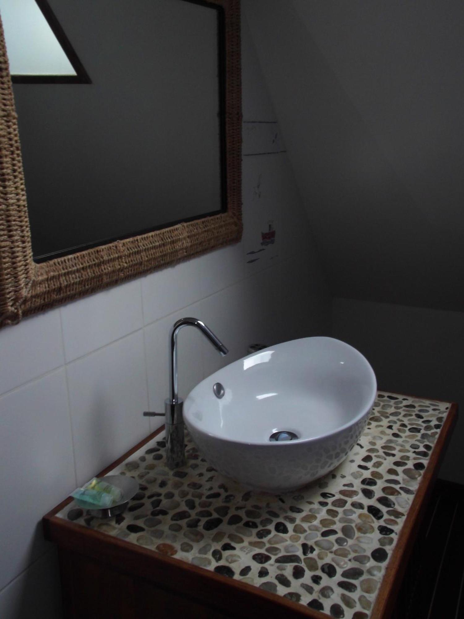 Le Clos Des Tilleuls D Day Home, Chambres D'Hotes, Suite Avec Sauna Privatif, Suite Avec Balneotherapie Privative, En Supplement Option Spa Bain A Remous La Vendelée Værelse billede