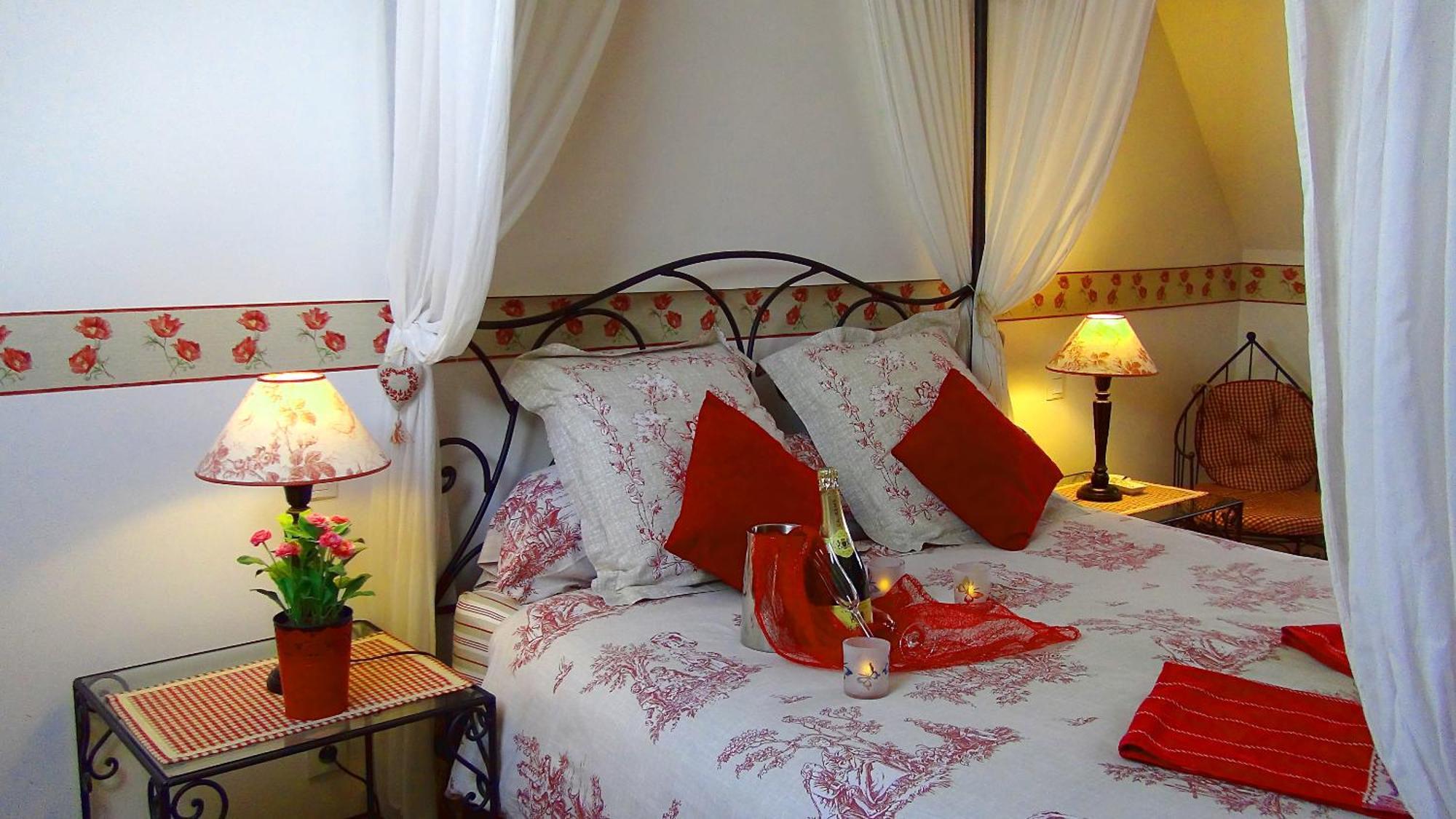 Le Clos Des Tilleuls D Day Home, Chambres D'Hotes, Suite Avec Sauna Privatif, Suite Avec Balneotherapie Privative, En Supplement Option Spa Bain A Remous La Vendelée Eksteriør billede