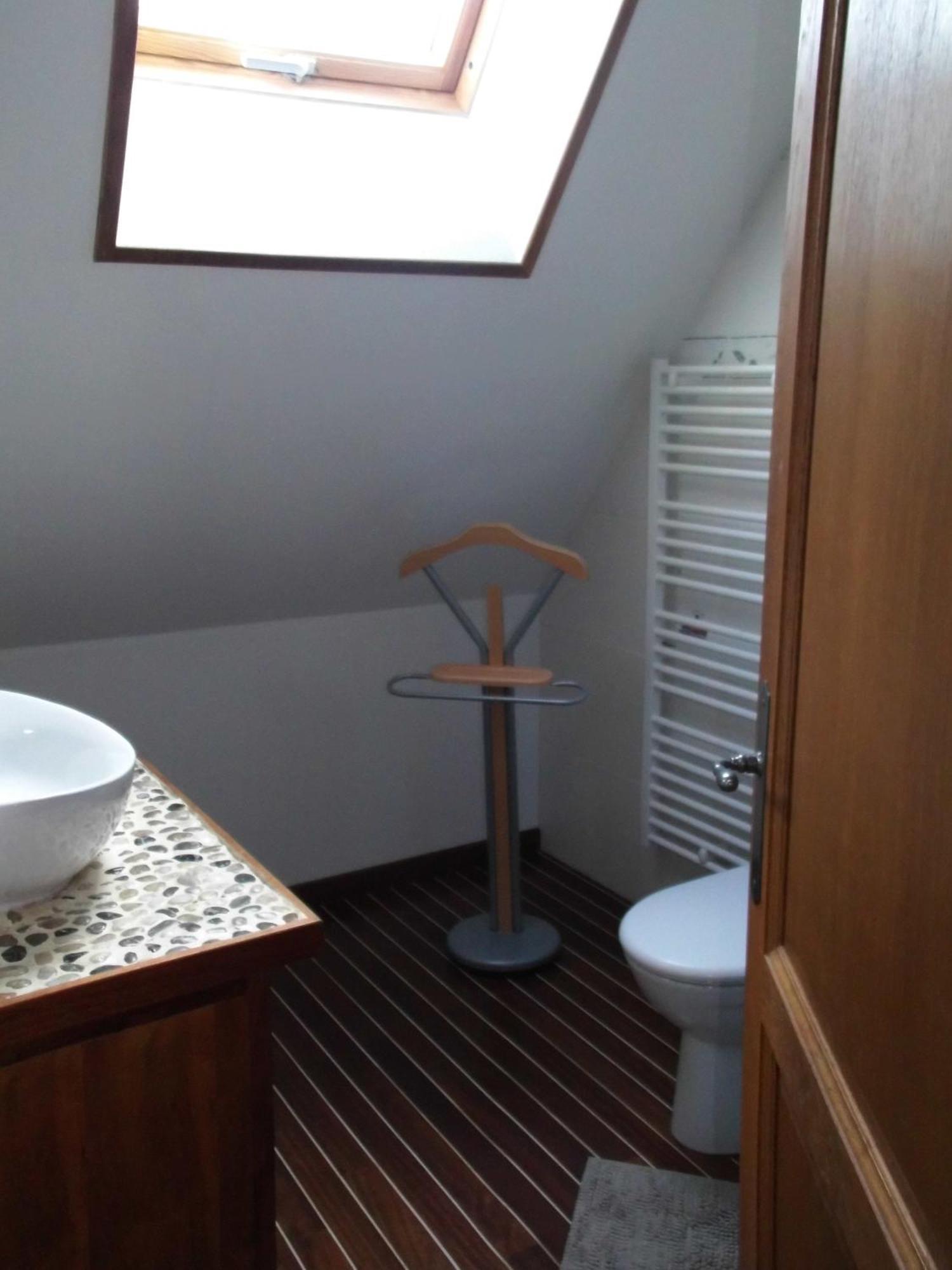 Le Clos Des Tilleuls D Day Home, Chambres D'Hotes, Suite Avec Sauna Privatif, Suite Avec Balneotherapie Privative, En Supplement Option Spa Bain A Remous La Vendelée Værelse billede