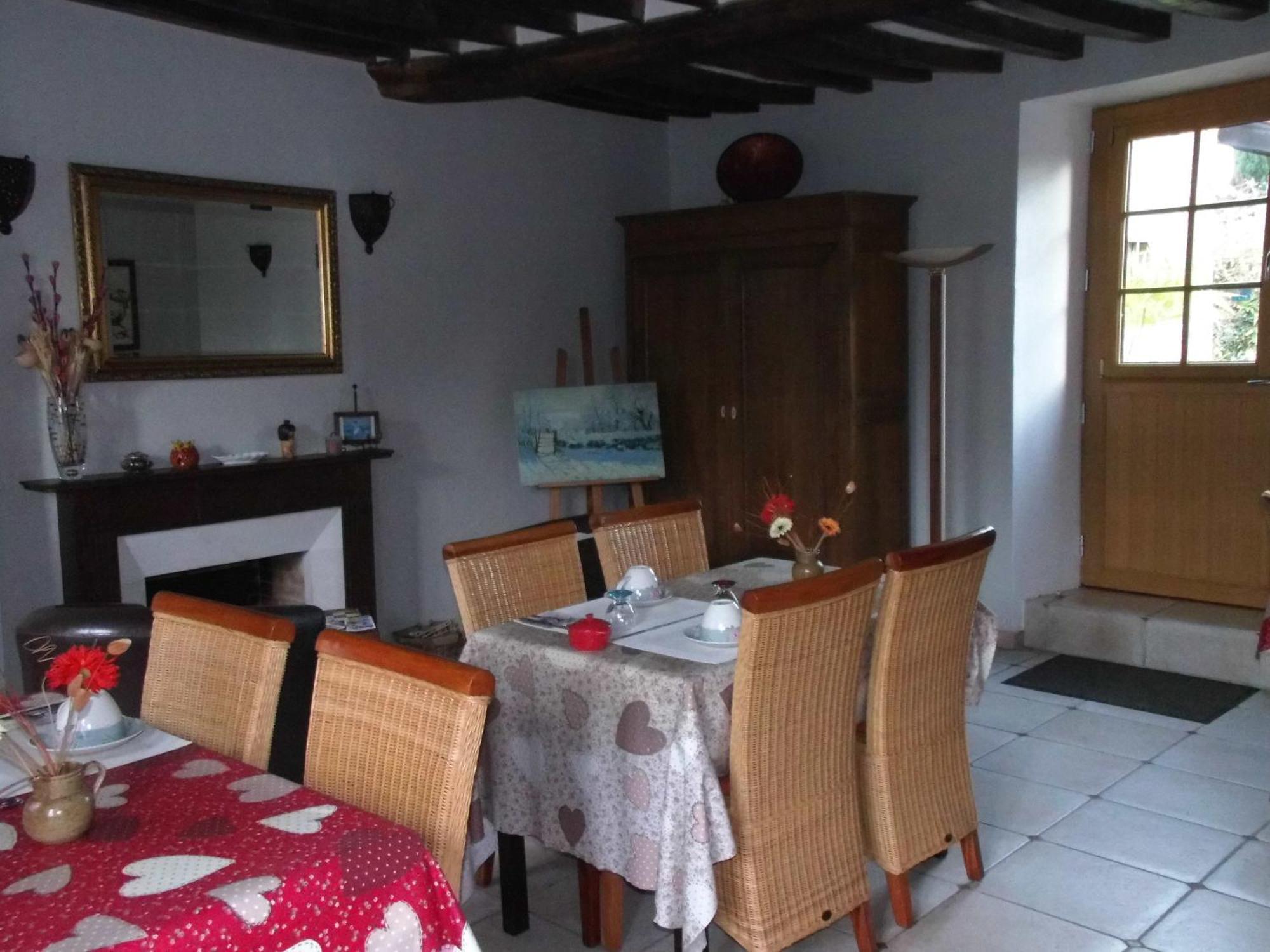 Le Clos Des Tilleuls D Day Home, Chambres D'Hotes, Suite Avec Sauna Privatif, Suite Avec Balneotherapie Privative, En Supplement Option Spa Bain A Remous La Vendelée Værelse billede