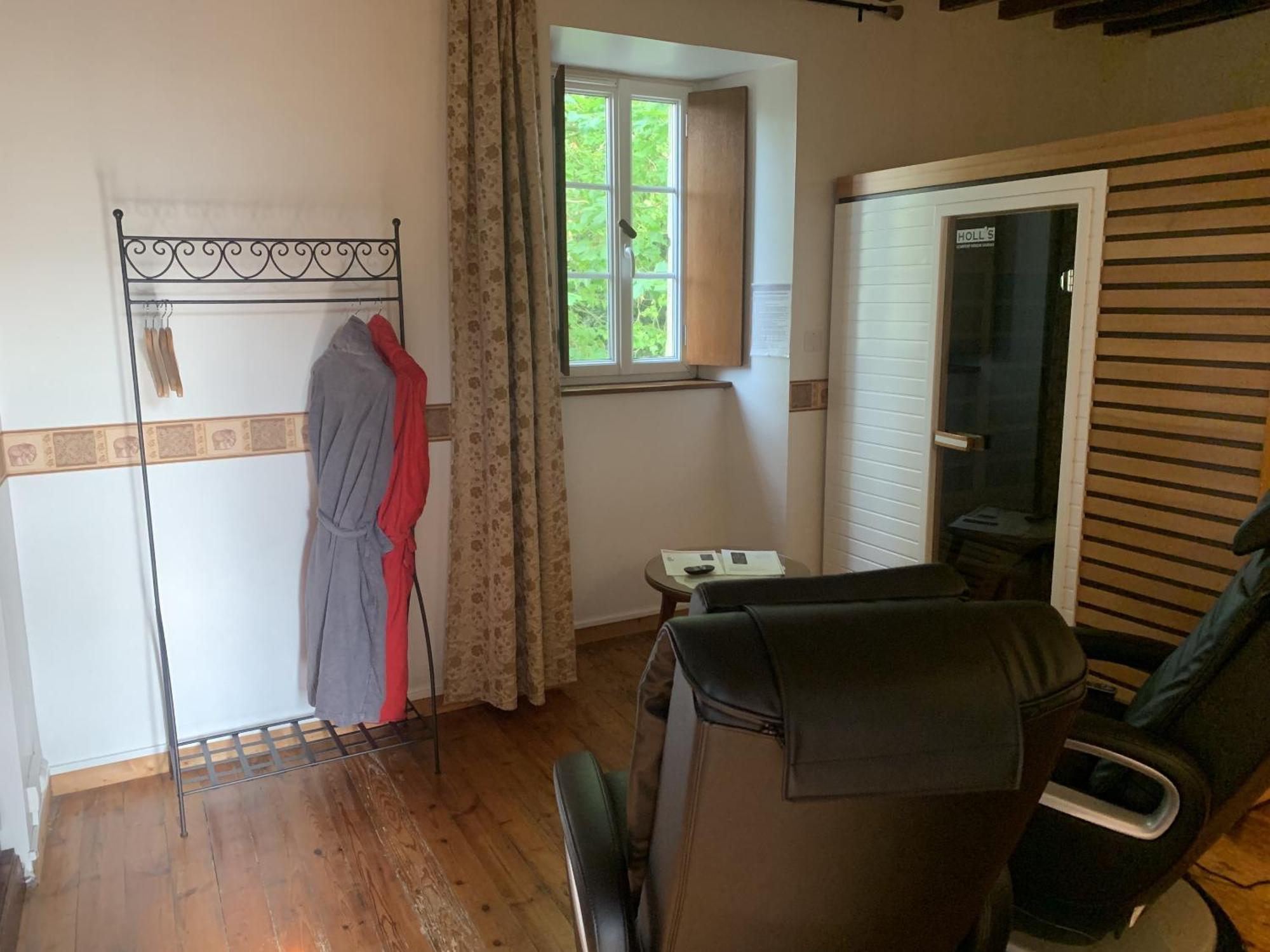Le Clos Des Tilleuls D Day Home, Chambres D'Hotes, Suite Avec Sauna Privatif, Suite Avec Balneotherapie Privative, En Supplement Option Spa Bain A Remous La Vendelée Værelse billede