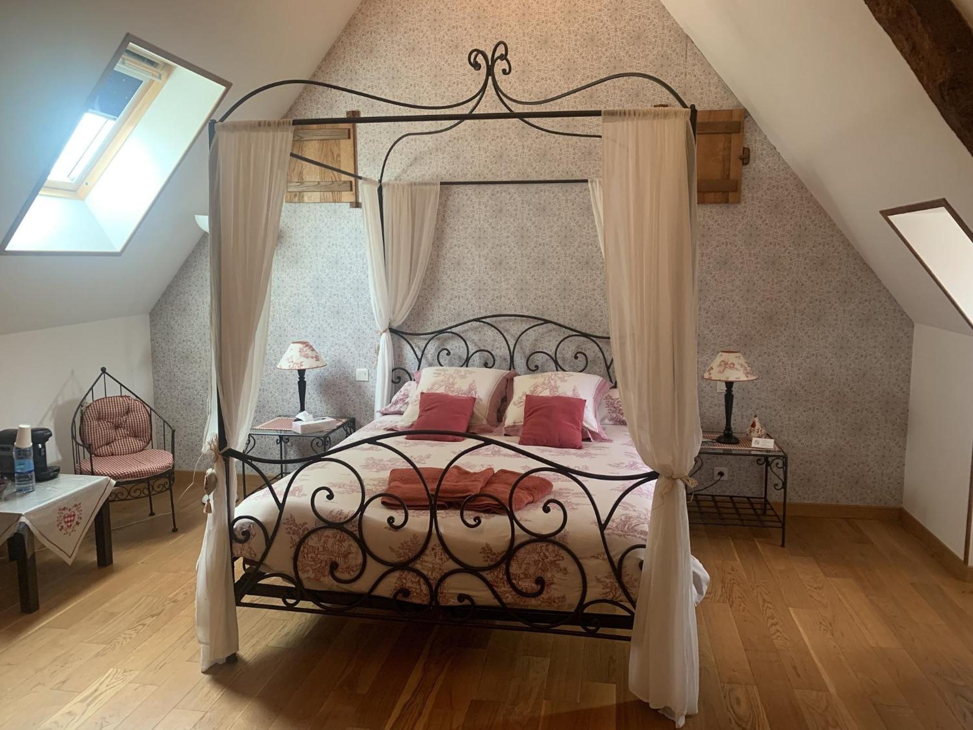 Le Clos Des Tilleuls D Day Home, Chambres D'Hotes, Suite Avec Sauna Privatif, Suite Avec Balneotherapie Privative, En Supplement Option Spa Bain A Remous La Vendelée Eksteriør billede
